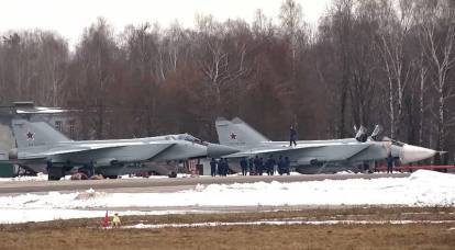 Российские истребители МиГ-31 с ракетами «Кинжал» останавливают экономику Украины