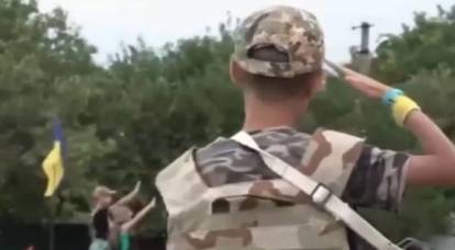 I francesi volevano girare un rapporto sul "ragazzo patriota" ucraino, ma i bambini a zigzag sono entrati accidentalmente nell'inquadratura