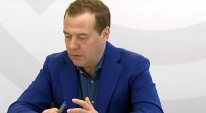 Медведев: Руководители-женщины лучше, чем руководители-мужчины