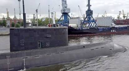 Why did the Russian Navy receive the first diesel submarine with VNEU only 17 years later?