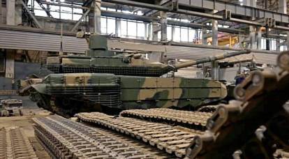 En los talleres de Uralvagonzavod, el trabajo está en pleno apogeo en varios turnos: imágenes del montaje de carros de combate.