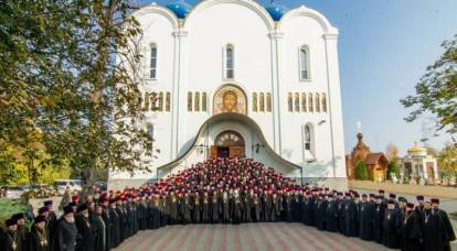Moskova'ya sadık: Odessa din adamları Konstantinopolis'i reddetti