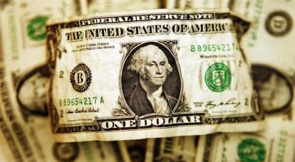России снова везёт: падение доллара сыграло ей на руку