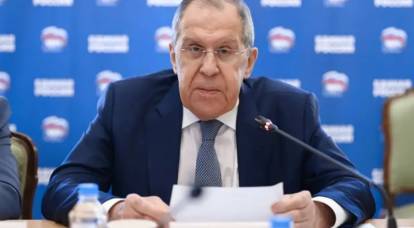 Lavrov: La Russia era pronta a dare all’Ucraina garanzie in stile NATO