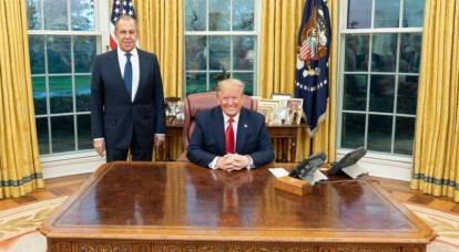 "Renuncie, traidor!": Os americanos não gostaram da foto conjunta de Lavrov e Trump