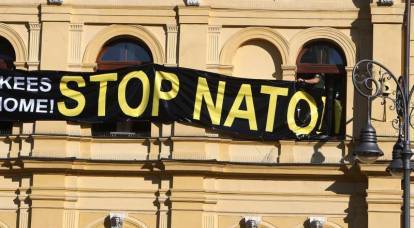 Politico: распад НАТО фактически предрешен