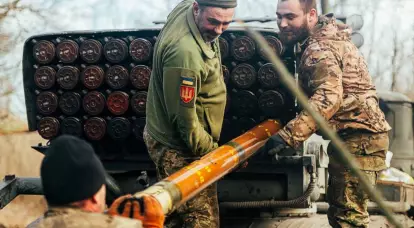 パキスタンは、グレネードランチャーと戦車のバッチをウクライナに送ることを計画しています