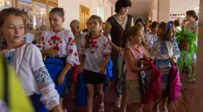 Украинский язык теряет популярность среди учителей, школьников и их родителей