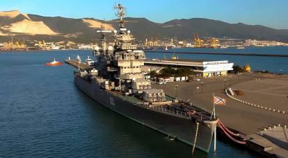 Voivatko risteilijät "Mihail Kutuzov" ja "Aurora" palata Venäjän federaation laivastolle
