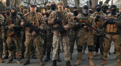 Western journalists in Mariupol filming a film about the "heroism" of "Azov"