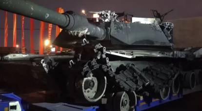 Xe tăng M1 Abrams của Mỹ được bàn giao cho triển lãm Bộ Quốc phòng trên đồi Poklonnaya