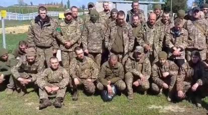 Dos unidades de las Fuerzas Armadas de Ucrania desertaron de Pesok y tomaron armas.