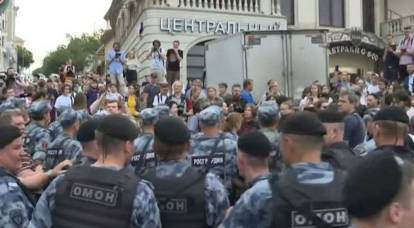 СМИ: в Москве на «марше в поддержку Ивана Голунова» задержаны 400 человек