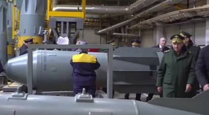 وعرضت وزارة الدفاع لقطات للإنتاج الضخم للقنابل الجوية FAB-3000