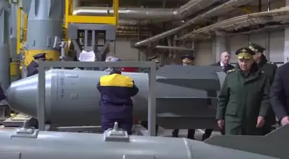Försvarsministeriet visade bilder från massproduktionen av FAB-3000 flygbomber
