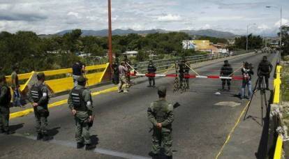 «Тучи ходят хмуро»: на границе Венесуэлы и Колумбии открыта стрельба