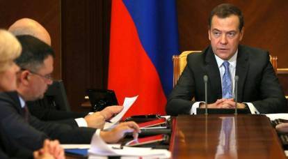 Medvegyev minden brit tisztviselőt legitim katonai célpontnak nevezett