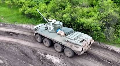 ¿Puede 2S23 "Nona-SVK" competir con el tanque de ruedas francés AMX-10RC?