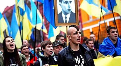 La bandera rusa y la inscripción "OMON" obligaron a los nazis ucranianos a cortar la ropa del hombre