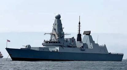 Российский флот и авиация открыли предупредительный огонь по британскому эсминцу