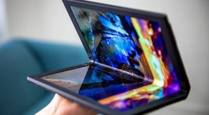 Lenovo showed the world's first laptop with a flexible display