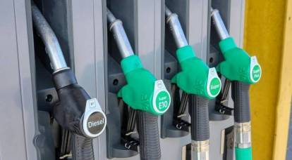 Washington Post поясняет, почему Байден держит высокие цены на топливо