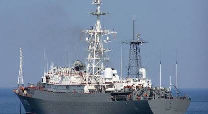 Russian ship accused of "random maneuvers" off the coast of the United States