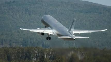 Первый импортозамещенный самолет SJ-100 впервые поднялся в воздух