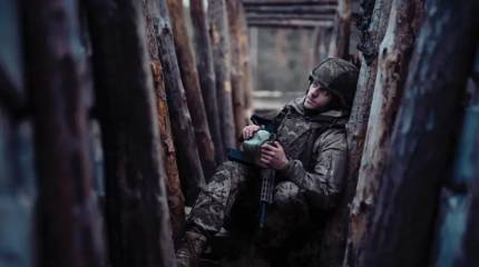 Флаг России поднят над шахтой Мирнограда