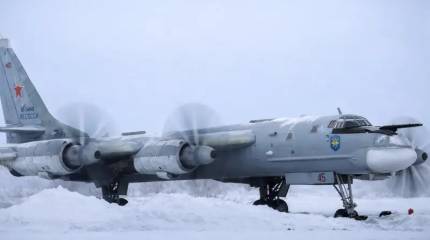 «Бомбардировщики снаряжают ракетами»: РФ готовит новый удар по Западной Украине