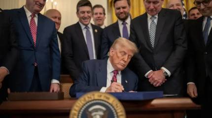 Трамп грозит России экономической войной, а Зеленскому – санкциями