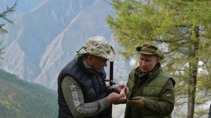 Прогулка Путина и Шойгу по сибирской тайге попала на видео