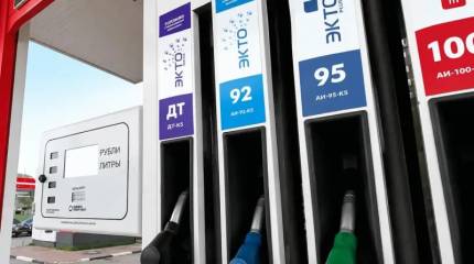 60 тысяч тонн абсурда: как РФ намерена спонсировать Индию через бензобаки россиян