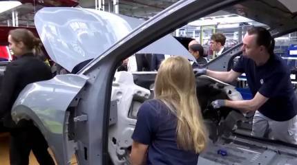 «Это будет самая жесткая битва»: рабочие Volkswagen начали забастовки по всей Германии