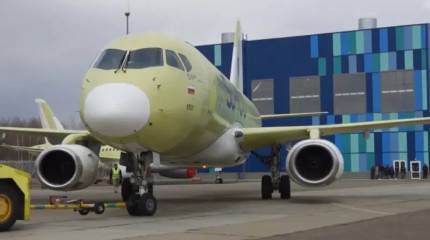 Chiếc Superjet mới ra đời trước thời hạn