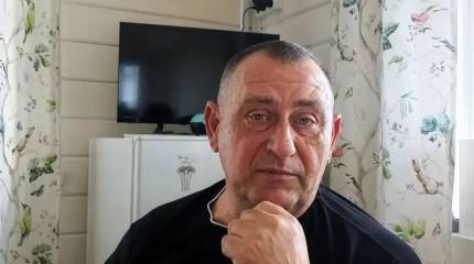 «Трамп намеренно ввергает мир в спад»: Калашников о причинах энергокризиса