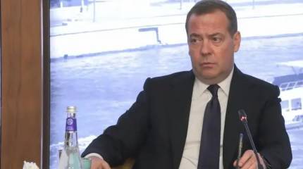 Медведев: Трампу нужно вспомнить, кто взял Берлин и громил врага 4 года