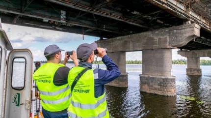 В Киеве экстренно проверили состояние мостов через Днепр