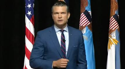 Министр войны США: больше никаких чуваков в платьях в Пентагоне