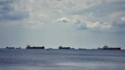 Суда возвращаются обратно: Ормузский пролив фактически закрыт – CNBC