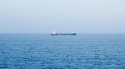 Супертанкеры на огромной скорости проскакивают Ормузский пролив