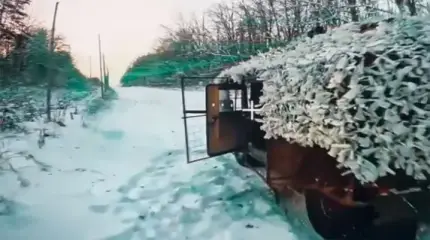 Российский дрон влетел в Humvee через открытую дверь водителя