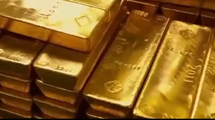 Стоимость золотого запаса России выросла в два раза