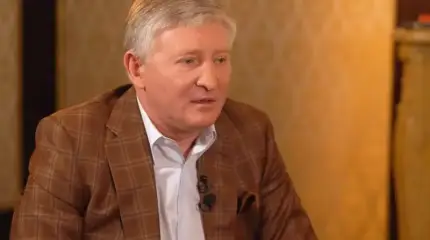 Không còn thu nhập nữa: Akhmetov và các nhà tài phiệt Ukraine khác bị cắt oxy ở Nga