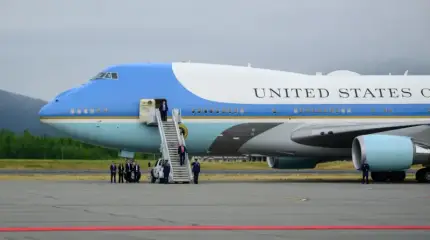 «Удар по репутации»: самолет Трампа развернули над Атлантикой из-за неисправности