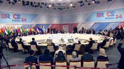 БРИКС бросает вызов доллару: мир готовится к новой валюте