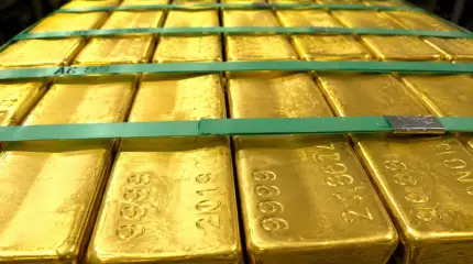 Твёрдый металл, мягкая политика: почему РФ теряет золотой запас
