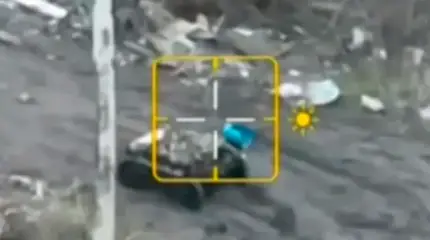 نُشرت لقطات فيديو لقاعدة دعم للقوات المسلحة الأوكرانية وهي تُفجر بواسطة طائرة انتحارية ذات عجلات