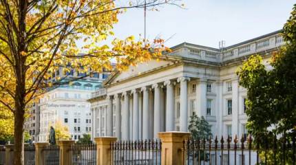 «Рынок был бы потрясен»: к чему приведет распродажа Западом казначейских облигаций США