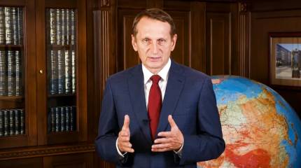 «Угрозы или торг с Москвой»: политолог объяснил, почему в РФ прилетел именно шеф ЦРУ